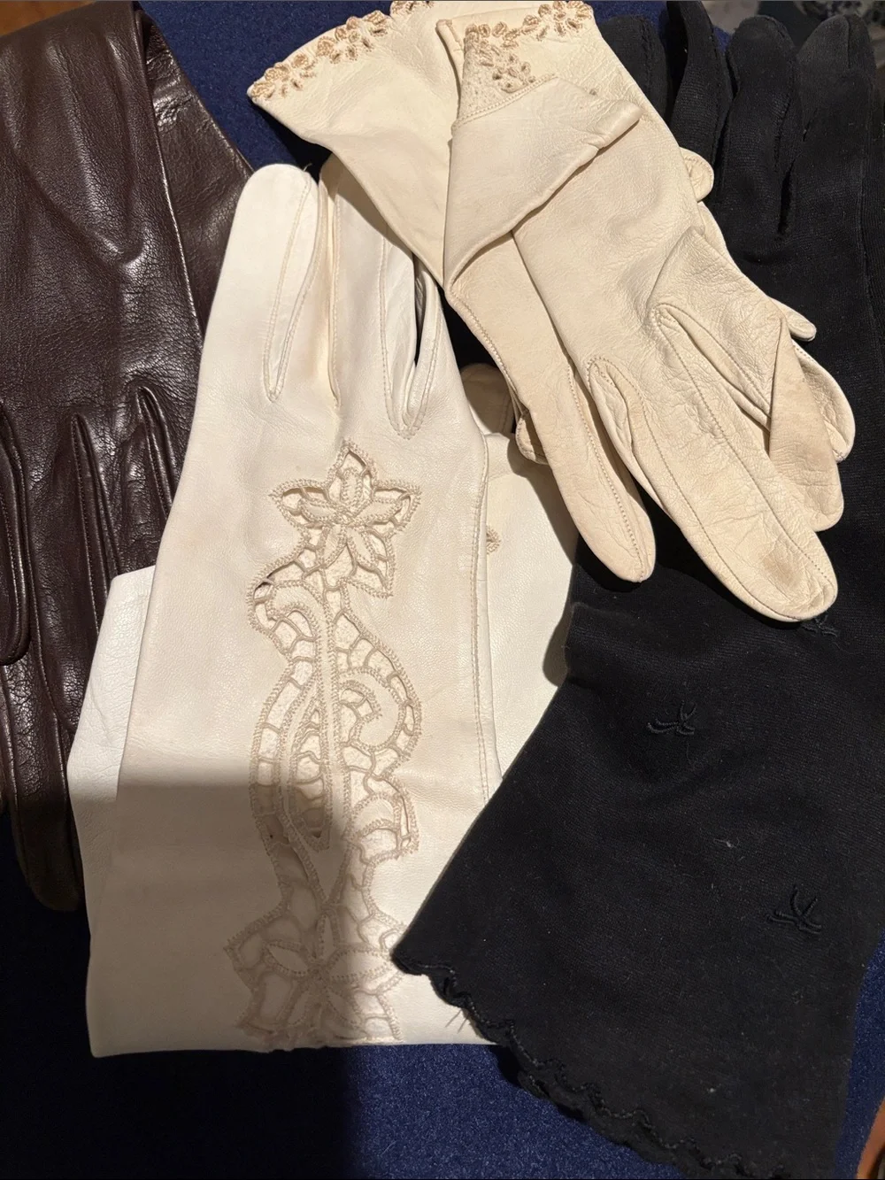Vintage woman’s Leather Gloves - Classic Style
